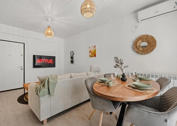 Olive In Meraki & Năvodari